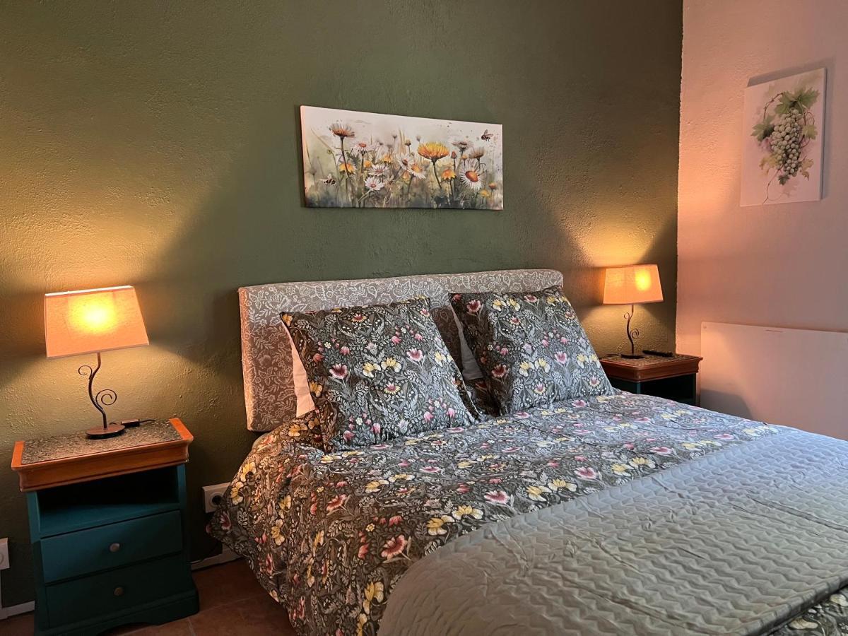 Les Trois Fenetres Bed & Breakfast Beauficel Exterior foto